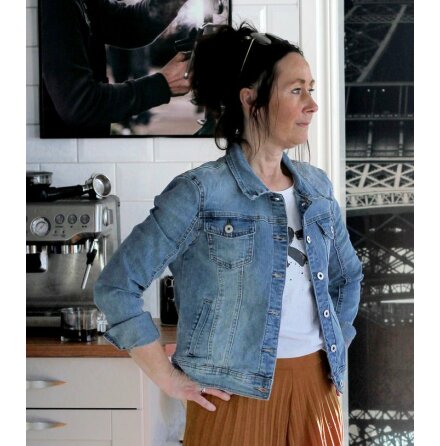 Jeansjacka (endast small kvar)
