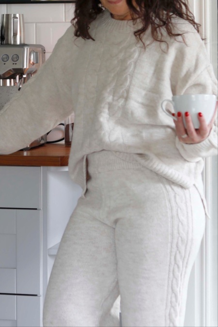 Mysigt set med trja och byxa